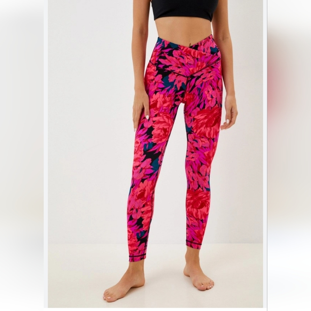 Victoria's Secret Pink & Black Floral High-Waist Leggings